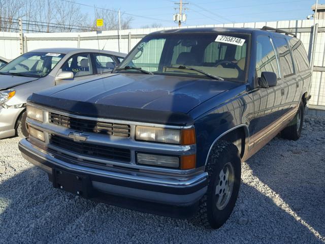 1GNEC16K6SJ447979 - 1995 CHEVROLET SUBURAN GREEN photo 2