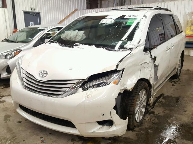 5TDDK3DC7FS122717 - 2015 TOYOTA SIENNA XLE WHITE photo 2