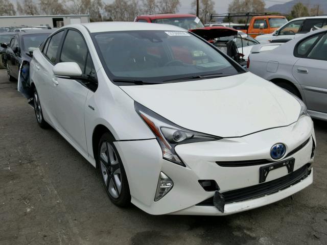 JTDKARFU5G3015901 - 2016 TOYOTA PRIUS WHITE photo 1