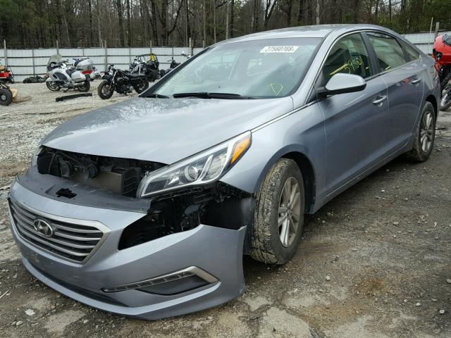 5NPE24AF3FH197543 - 2015 HYUNDAI SONATA SE SILVER photo 2