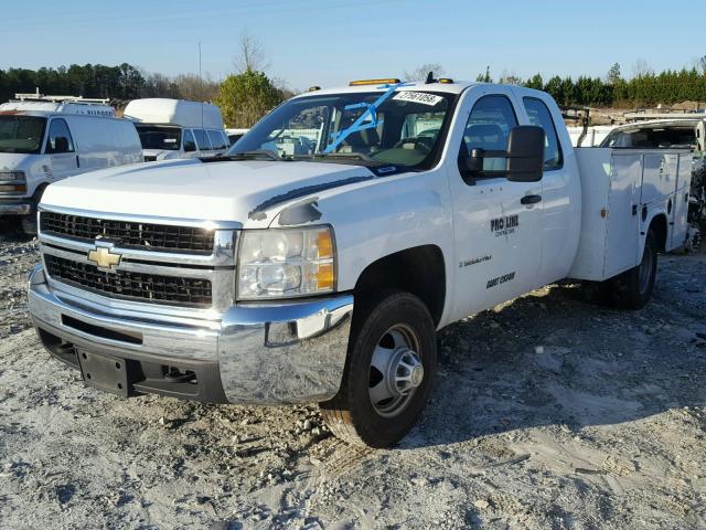 1GBJC79K99E109425 - 2009 CHEVROLET SILVERADO WHITE photo 2