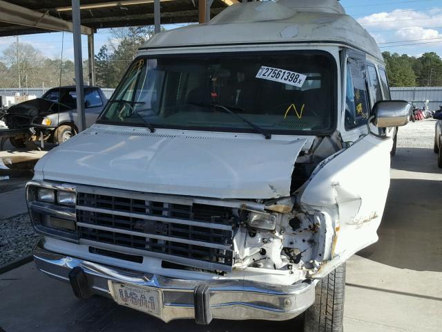 2GBEG25K0N4134822 - 1992 CHEVROLET G20 WHITE photo 2