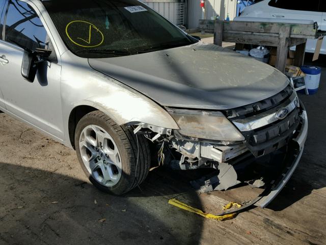 3FAHP0HA1AR142022 - 2010 FORD FUSION SE SILVER photo 9