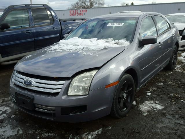 3FAFP07Z96R107847 - 2006 FORD FUSION SE GRAY photo 2