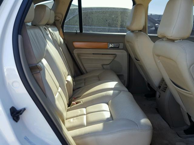 2LMDU68C27BJ11651 - 2007 LINCOLN MKX WHITE photo 6