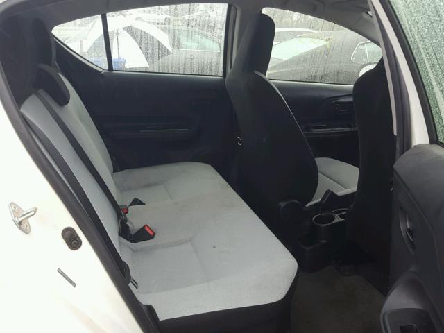 JTDKDTB37F1110455 - 2015 TOYOTA PRIUS C WHITE photo 6