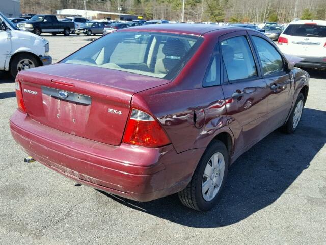 1FAHP34N57W162354 - 2007 FORD FOCUS ZX4 RED photo 4