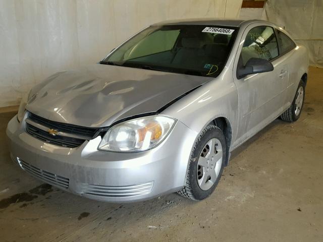 1G1AK12FX57635613 - 2005 CHEVROLET COBALT SILVER photo 2