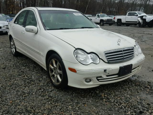 WDBRF87H77F863397 - 2007 MERCEDES-BENZ C 350 4MAT WHITE photo 1