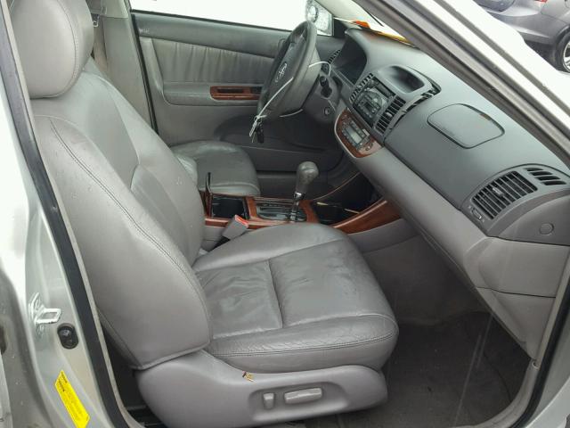 4T1BE30K03U645138 - 2003 TOYOTA CAMRY LE SILVER photo 5