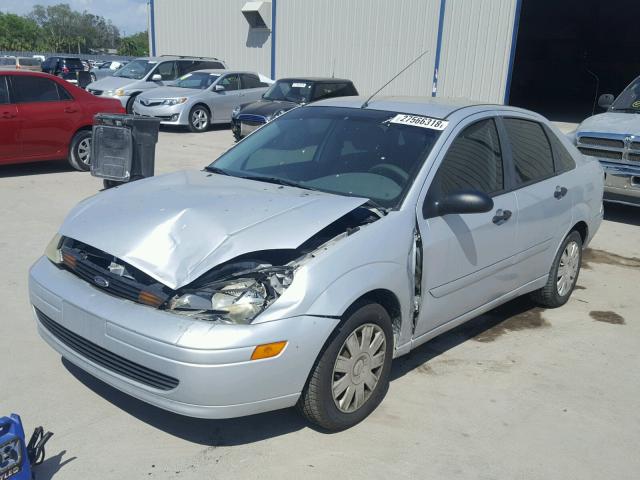 1FAFP34304W144748 - 2004 FORD FOCUS SE C SILVER photo 2