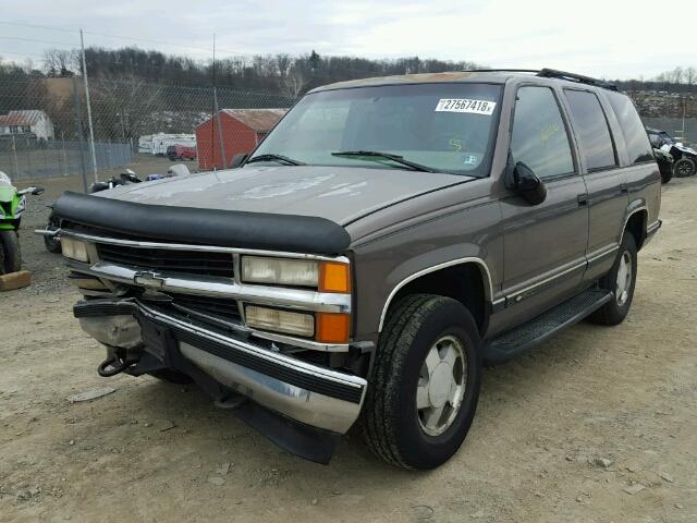 1GNEK13R7VJ361928 - 1997 CHEVROLET TAHOE K150 BROWN photo 2