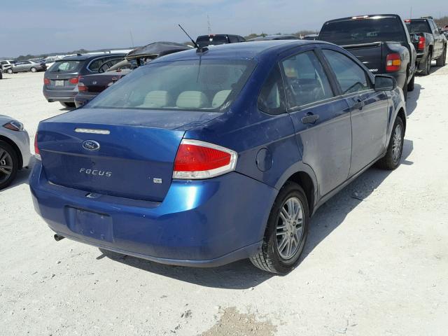 1FAHP35N29W230398 - 2009 FORD FOCUS SE BLUE photo 4