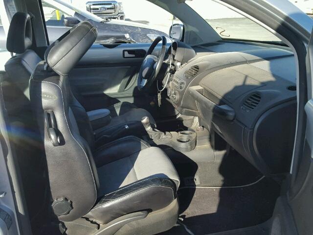 3VWFE21C92M439601 - 2002 VOLKSWAGEN NEW BEETLE 银色 照片 5