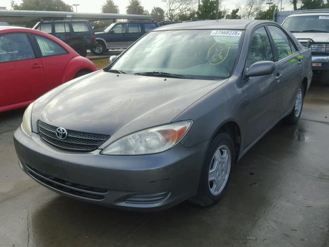 4T1BF30KX3U561888 - 2003 TOYOTA CAMRY LE GRAY photo 2