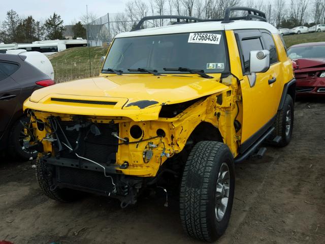 JTEBU11F770001805 - 2007 TOYOTA FJ CRUISER YELLOW photo 2