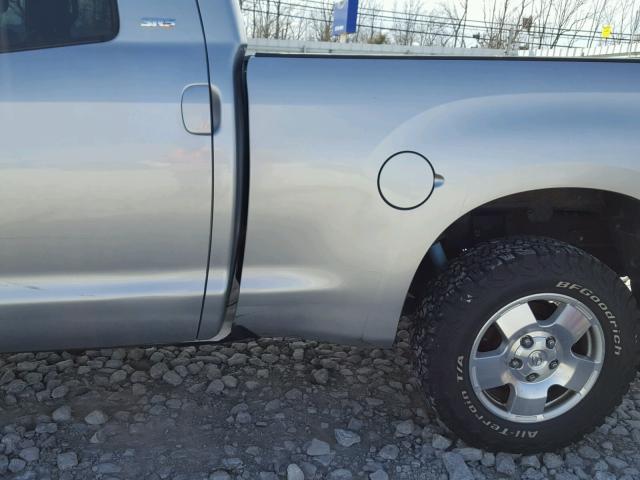 5TFBV54137X022568 - 2007 TOYOTA TUNDRA DOU GRAY photo 9