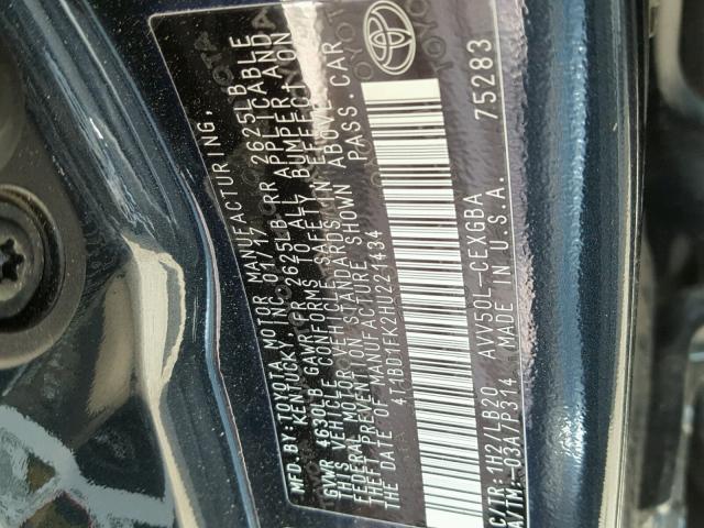 4T1BD1FK2HU221434 - 2017 TOYOTA CAMRY HYBR BLUE photo 10