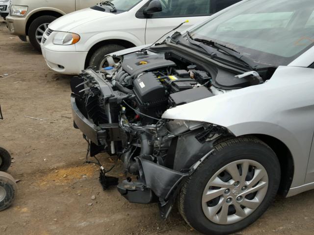 KMHD74LF5HU114645 - 2017 HYUNDAI ELANTRA SE SILVER photo 9