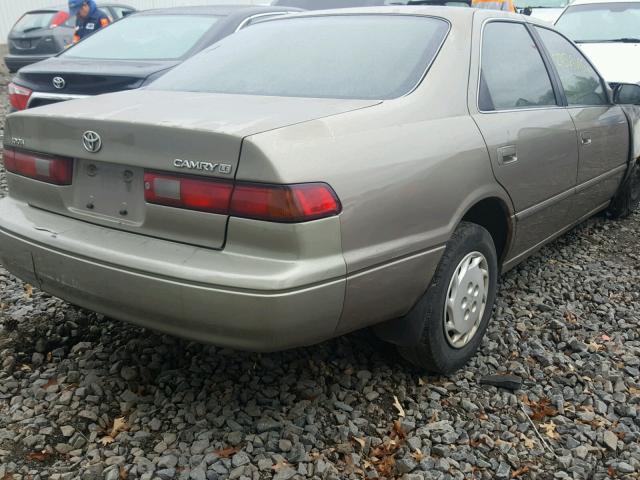 JT2BG22KXX0278213 - 1999 TOYOTA CAMRY LE TAN photo 4