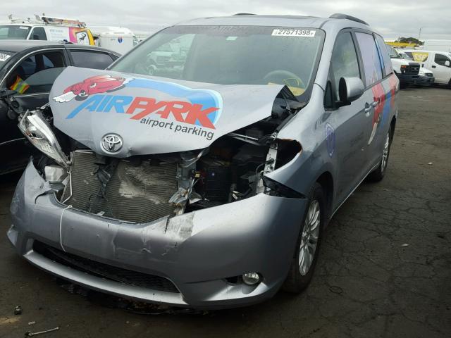 5TDYK3DC5ES525241 - 2014 TOYOTA SIENNA XLE SILVER photo 2