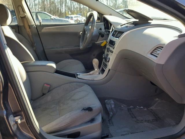1G1ZA5E04A4128898 - 2010 CHEVROLET MALIBU LS 灰色 照片 5