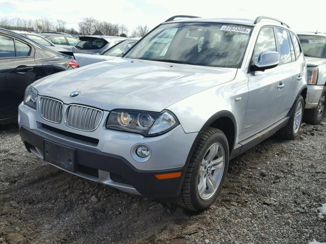 WBXPC9C44AWJ35881 - 2010 BMW X3 XDRIVE3 GRAY photo 2
