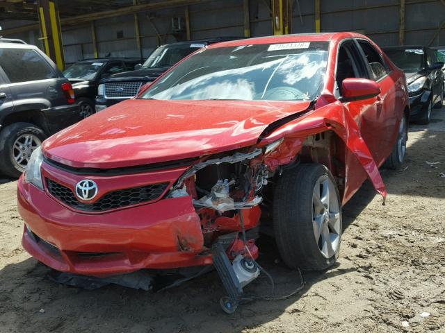 4T1BF1FK6CU618356 - 2012 TOYOTA CAMRY BASE RED photo 2