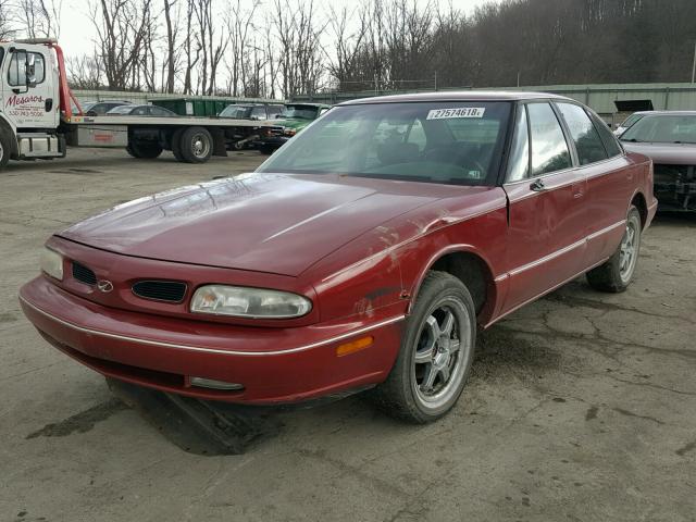 1G3HN52K9W4844216 - 1998 OLDSMOBILE 88 BASE BURGUNDY photo 2