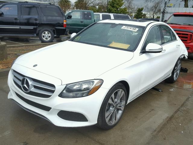 55SWF4JB3JU244677 - 2018 MERCEDES-BENZ C 300 WHITE photo 2