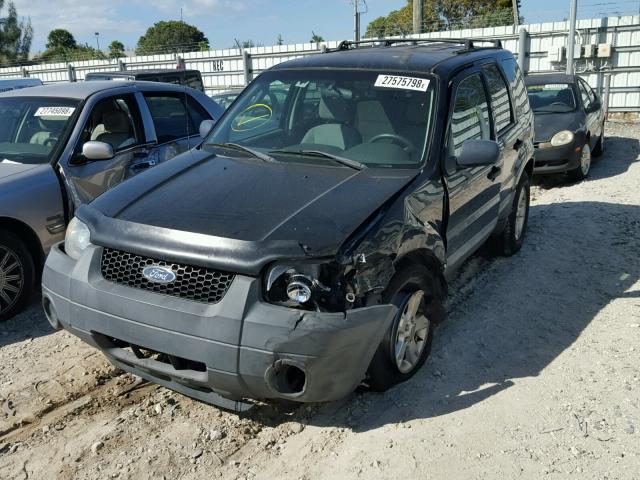 1FMYU93135KD74674 - 2005 FORD ESCAPE XLT BLACK photo 2