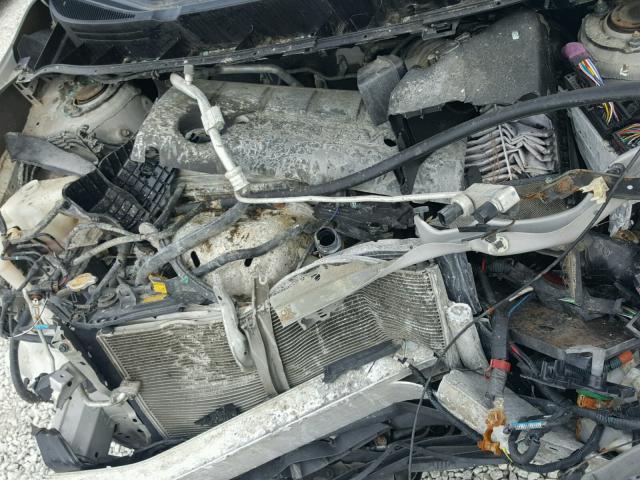 5Y2SP6E07AZ414969 - 2010 PONTIAC VIBE SILVER photo 7