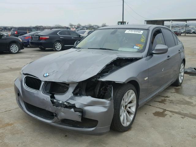 WBAPH7G55BNM56063 - 2011 BMW 328 I 灰色 照片 2