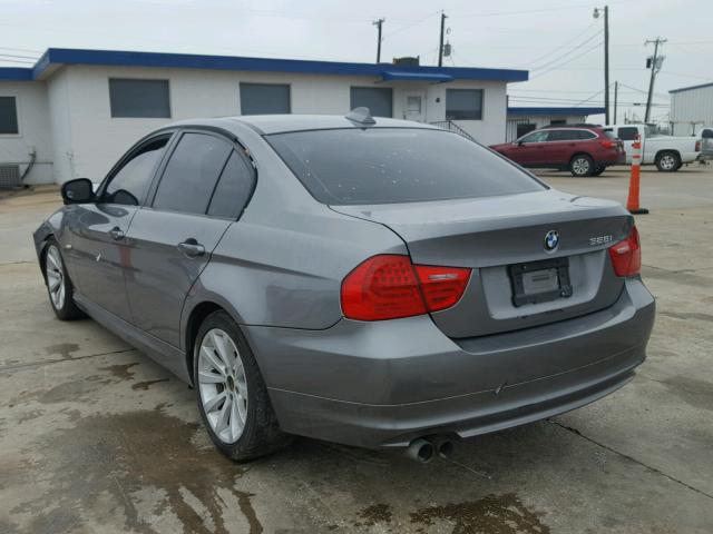 WBAPH7G55BNM56063 - 2011 BMW 328 I GRAY photo 3