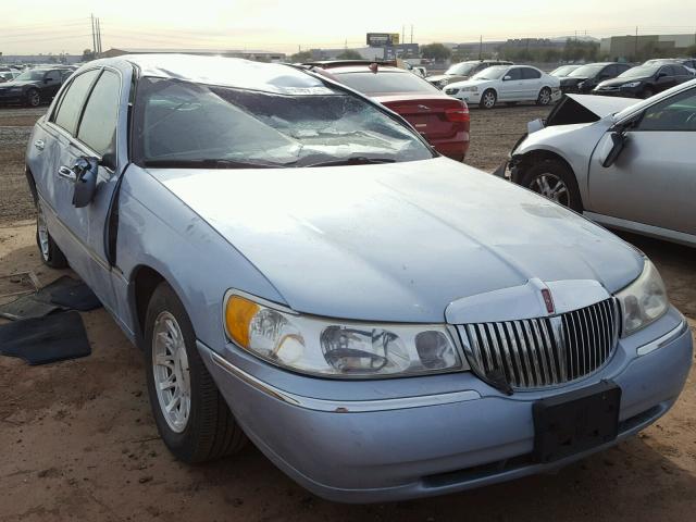 1LNFM82W7WY618968 - 1998 LINCOLN TOWN CAR S BLUE photo 1