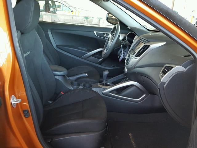 KMHTC6AD5FU234673 - 2015 HYUNDAI VELOSTER B ORANGE photo 5