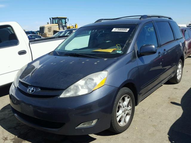 5TDZK22C67S023357 - 2007 TOYOTA SIENNA XLE GRAY photo 2