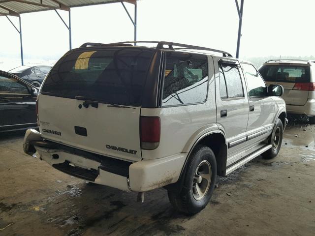 1GNCS13W412165186 - 2001 CHEVROLET BLAZER WHITE photo 4