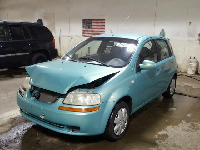 KL1TD62675B378390 - 2005 CHEVROLET AVEO BASE TEAL photo 2