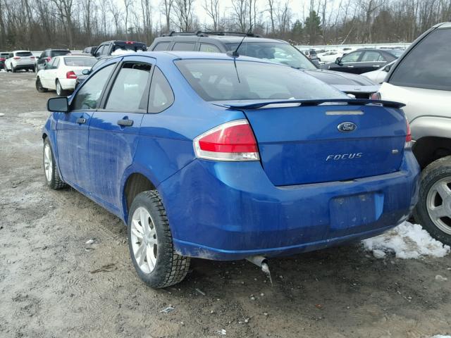 1FAHP3FN8AW147111 - 2010 FORD FOCUS SE BLUE photo 3