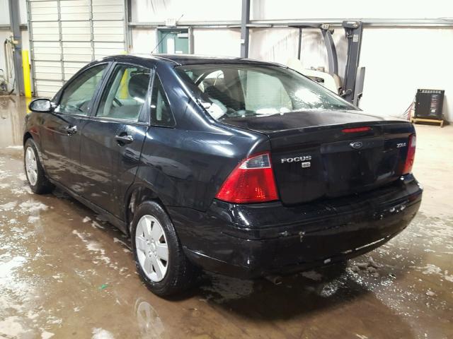 1FAHP34N16W132704 - 2006 FORD FOCUS ZX4 BLACK photo 3