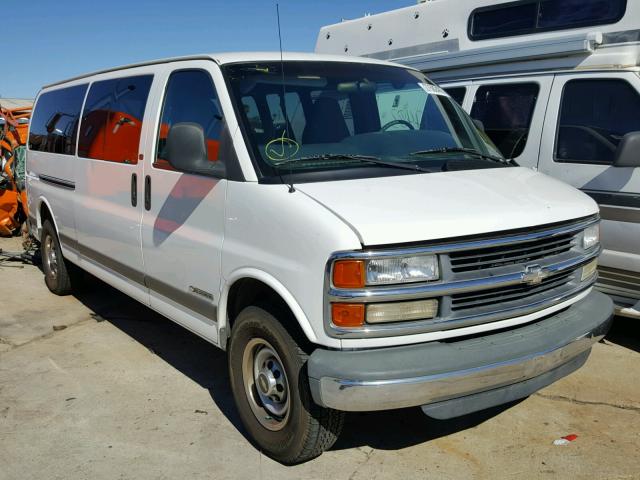 1GAHG39R5W1099203 - 1998 CHEVROLET EXPRESS G3 WHITE photo 1