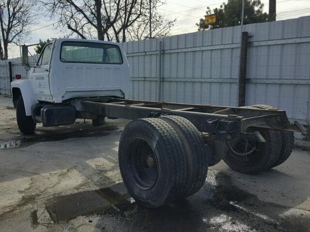 1FDNF70H2GVA22593 - 1986 FORD F700 WHITE photo 3