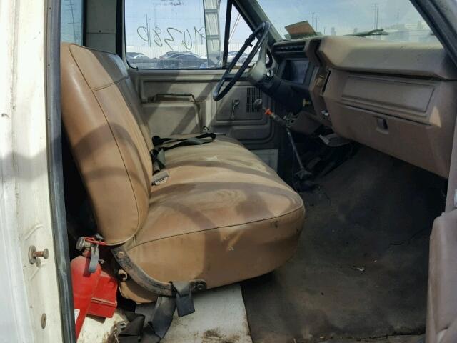 1FDNF70H2GVA22593 - 1986 FORD F700 WHITE photo 5