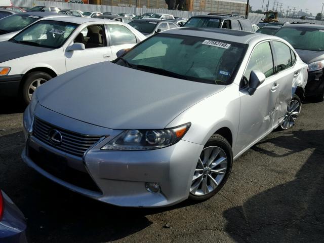 JTHBW1GG2D2032554 - 2013 LEXUS ES 300H SILVER photo 2