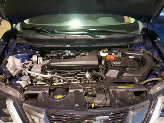 KNMAT2MV0HP580978 - 2017 NISSAN ROGUE S BLUE photo 7