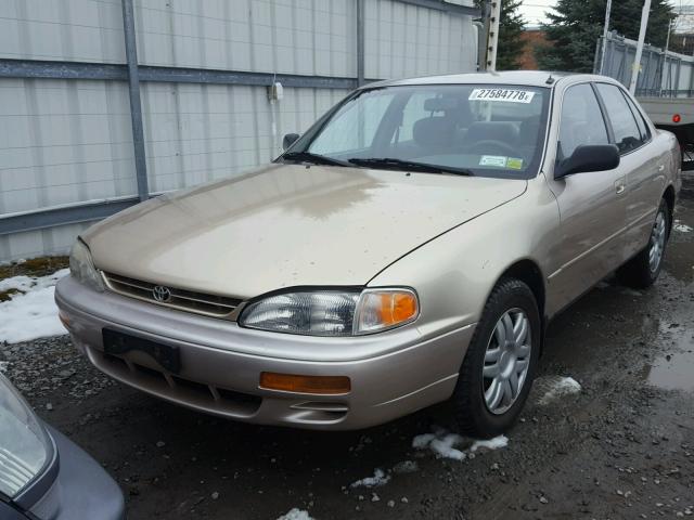 JT2BG12K7T0347198 - 1996 TOYOTA CAMRY DX GOLD photo 2