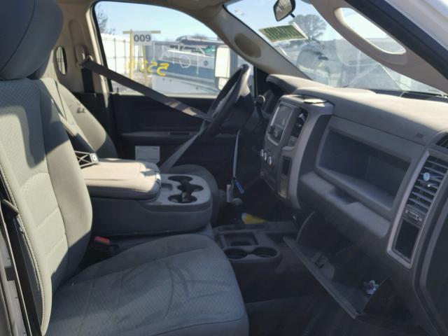 3C7WRNEL5FG618082 - 2015 RAM 5500 WHITE photo 5