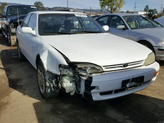 JT2BF12K1T0152989 - 1996 TOYOTA CAMRY LE WHITE photo 1