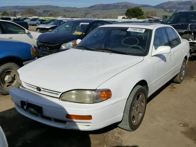 JT2BF12K1T0152989 - 1996 TOYOTA CAMRY LE WHITE photo 2